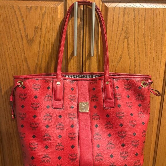 MCM Reversible tote including pouch - Picture 2 of 10